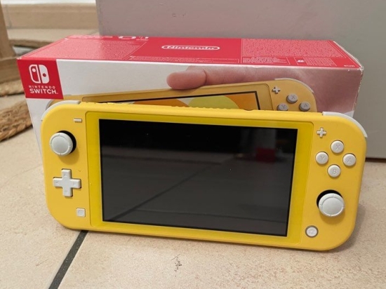 Vente Nintendo Switch lite jaune
