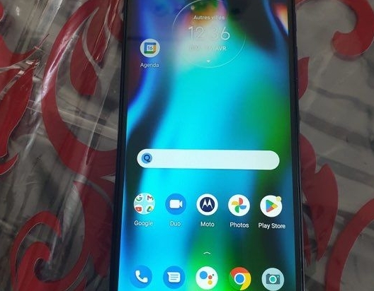 Motorola G9 play état neuf