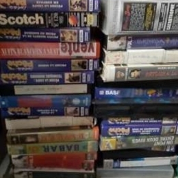 165 Cassettes k7 Vidéo VHS (8 caisses)