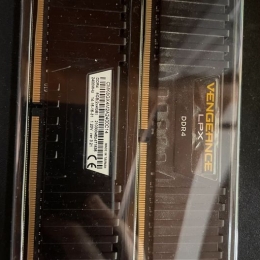 2x4GB RAM Corsair Vengeance LPX DDR4 2400Mhz