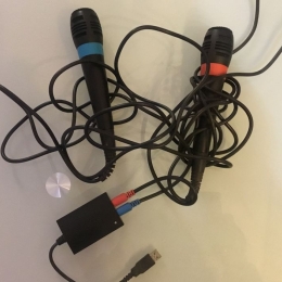 2 micros pour karaoke SINGSTAR avec connectique